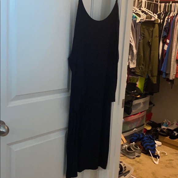 Black backless dress. - Picture 1 of 3